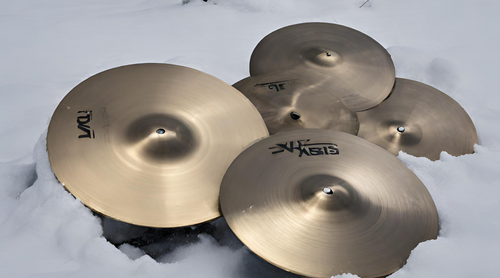 Can I play cymbals in cold conditions?